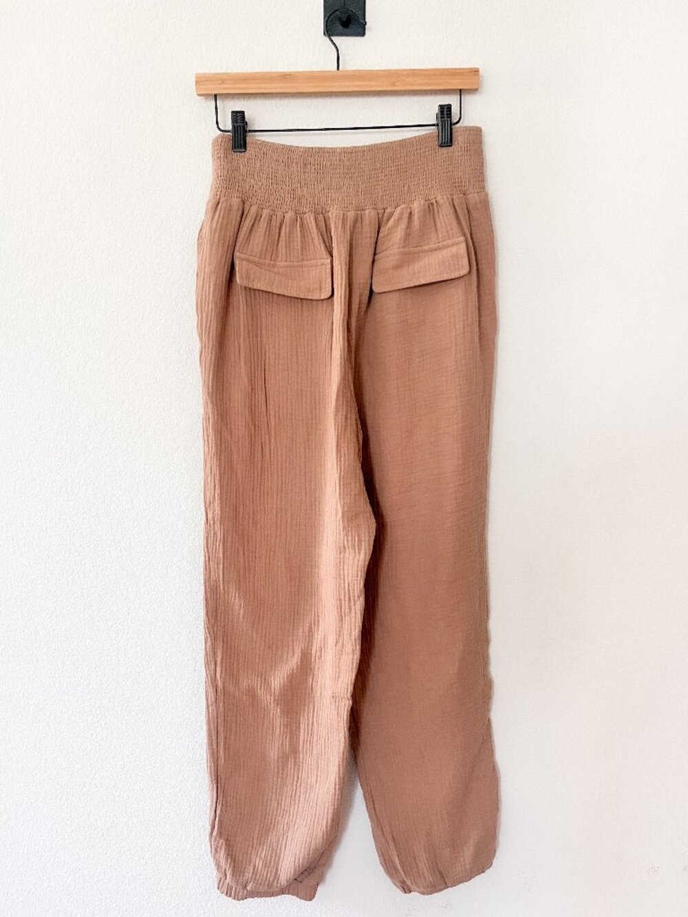 NWT Mocha Gauze Linen Joggers L – Smocked Waist Elastic Ankle Pants Summer - Picture 3 of 5